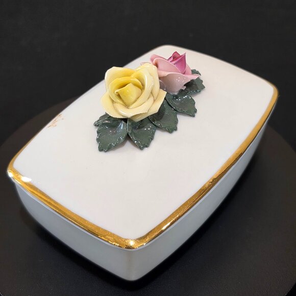 Dresden Blue Crown Vintage Lidded 3D Rose Rectangle Porcelain Trinket Jewel Box - Picture 5 of 14